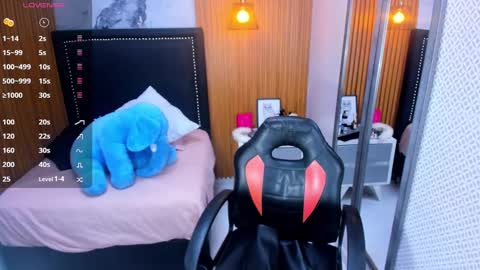 Snapshot of rosie_moss chatting on November 15, 2025, 3:30 pm ROSSI online show from November 15, 2025, 3:30 pm