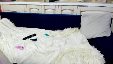 Rose  online show from April 14, 2026, 9:15 am