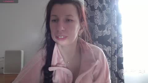 Snapshot of rosiehayes chatting on November 25, 2025, 9:20 am RosieHayes online show from November 25, 2025, 9:20 am