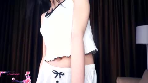 Edwina online show from November 9, 2025, 4:55 am