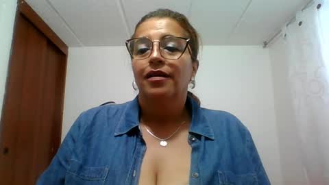 Snapshot of rossanalionheart chatting on February 15, 2025, 10:42 pm Rossana online show from February 15, 2025, 10:42 pm