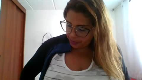 Snapshot of rossanalionheart chatting on March 2, 2025, 12:01 pm Rossana online show from March 2, 2025, 12:01 pm