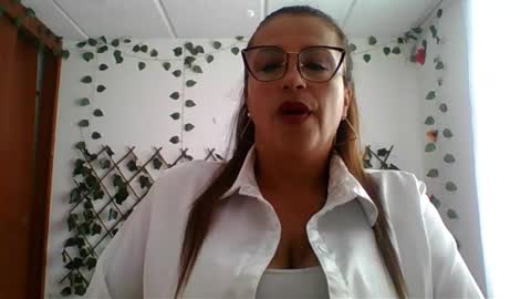 Rossana  online show from October 8, 2025, 7:33 pm