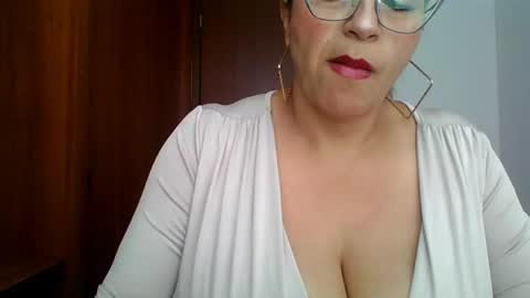 Rossana  online show from April 20, 2026, 12:41 pm