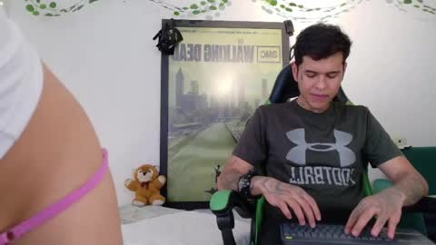 Snapshot of rosse_dredd chatting on April 25, 2026, 8:39 pm Anal for the first time 40000tks online show from April 25, 2026, 8:39 pm