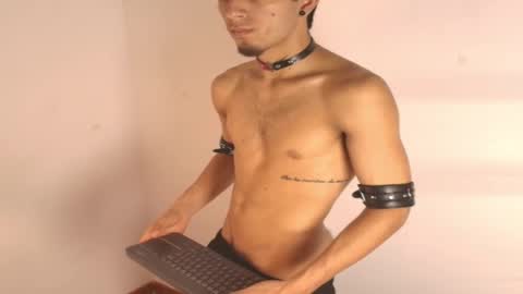 Snapshot of rosse_one chatting on November 30, 2025, 6:56 pm rosse_one online show from November 30, 2025, 6:56 pm