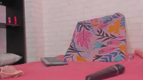 Snapshot of rosse_thompson11 chatting on January 20, 2025, 11:43 pm rosse_thompson11 online show from January 20, 2025, 11:43 pm