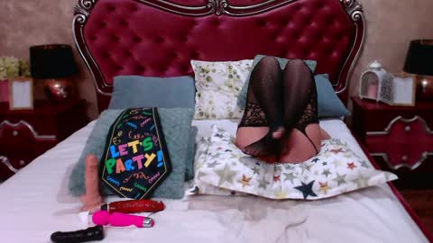 Snapshot of rossecougar_x chatting on January 28, 2025, 5:43 am Rosse Cougar online show from January 28, 2025, 5:43 am
