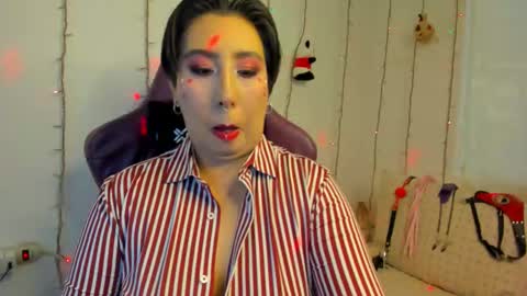 ROSSE DEMOND  online show from February 14, 2026, 7:43 pm