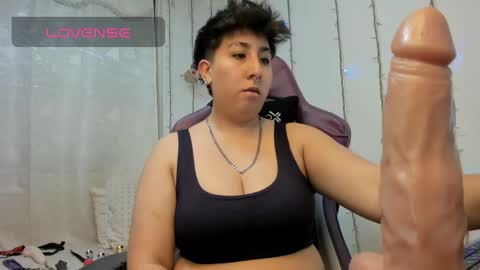 Snapshot of rossedemond30 chatting on April 21, 2026, 1:42 am ROSSE DEMOND online show from April 21, 2026, 1:42 am