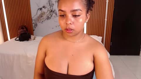 Snapshot of rosselyn_ chatting on October 24, 2025, 8:49 pm Rossi Hill online show from October 24, 2025, 8:49 pm