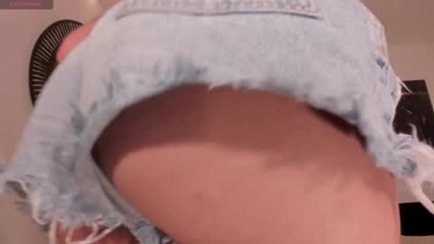 Snapshot of rossirivers chatting on February 11, 2026, 8:03 pm Rossie Rivers online show from February 11, 2026, 8:03 pm