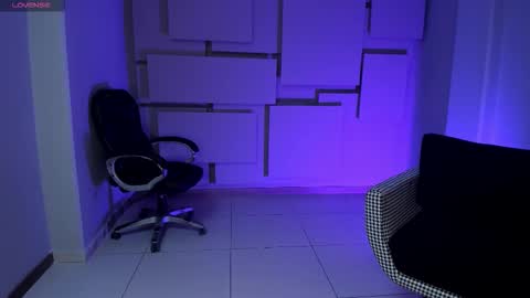 Snapshot of rossirivers chatting on February 27, 2026, 12:05 pm Rossie Rivers online show from February 27, 2026, 12:05 pm