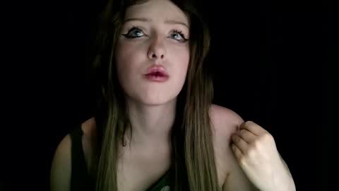 rosy_petal online show from January 11, 2026, 6:13 pm