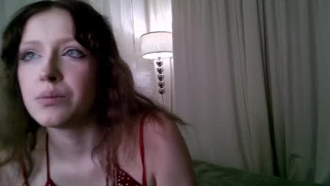 rosy_petal online show from May 22, 2026, 7:19 pm