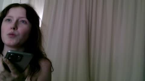 rosy_petal online show from May 23, 2026, 7:24 am