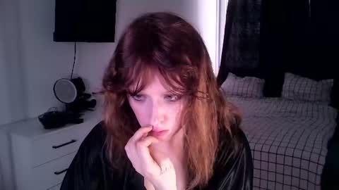 rosy_petal online show from June 6, 2026, 9:14 am