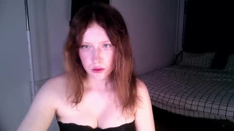 rosy_petal online show from June 8, 2026, 7:14 pm