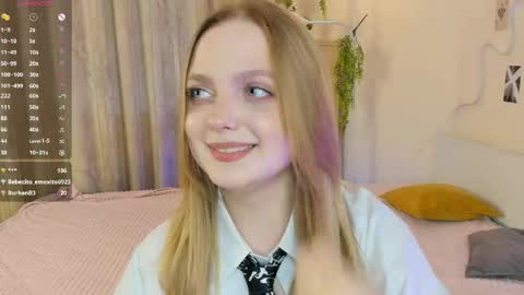 Im Luna online show from May 27, 2026, 1:57 am