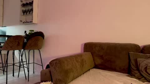 rosynixie online show from July 7, 2026, 6:05 am