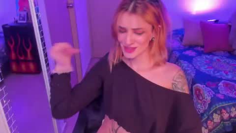 rot_wallace online show from June 22, 2026, 12:02 am