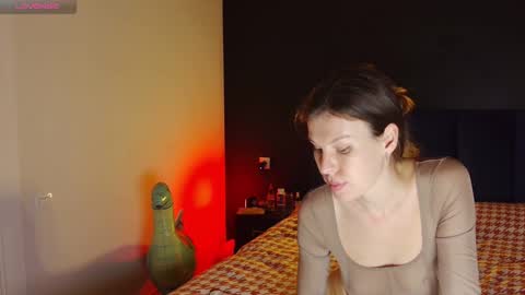 roter_rita online show from November 13, 2025, 4:50 pm