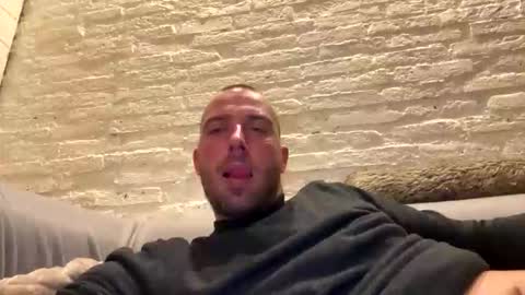 rotteei1 online show from October 16, 2025, 8:54 pm