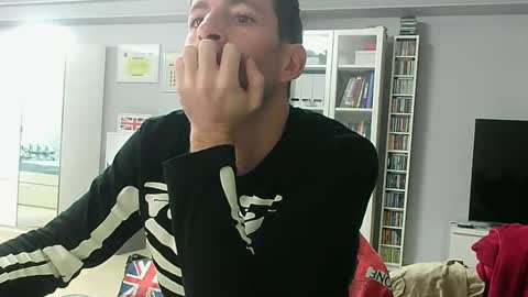 roubarixx online show from November 3, 2025, 7:20 am