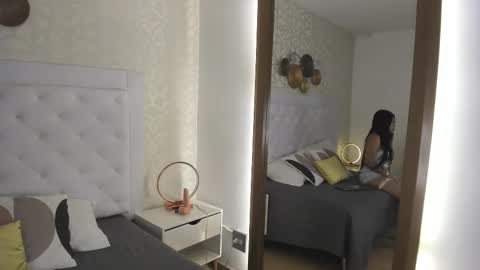 Snapshot of rouse_pink__ chatting on March 29, 2026, 3:50 am rouse_pink__ online show from March 29, 2026, 3:50 am