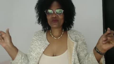 luxa online show from October 10, 2025, 2:38 pm