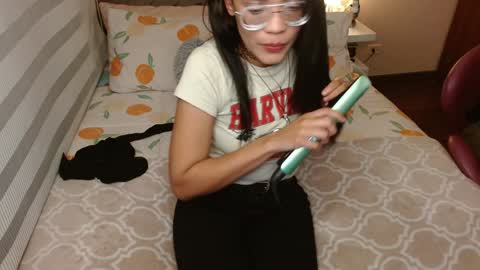 Snapshot of rouss_henao chatting on December 12, 2024, 5:10 am Rouss marie henao online show from December 12, 2024, 5:10 am