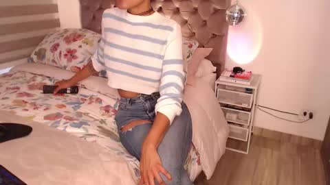 Rouss marie henao  online show from March 15, 2026, 1:50 pm