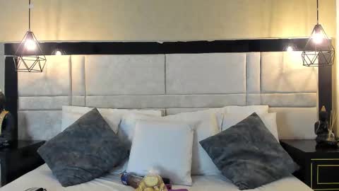 RousseWalker online show from November 12, 2025, 12:05 pm