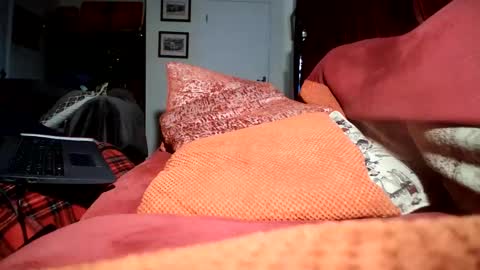 rowa987161 online show from April 4, 2026, 11:40 am