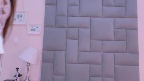 Roxana   online show from October 12, 2025, 5:23 pm