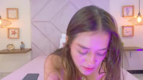 Roxana   online show from November 1, 2025, 7:38 pm