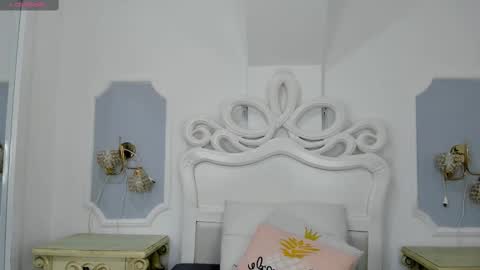 roxana_scott1 online show from October 9, 2025, 3:48 am