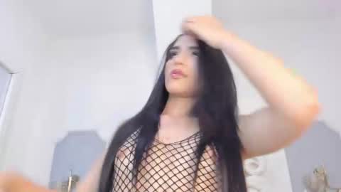 roxana_scott1 online show from July 3, 2026, 3:46 am