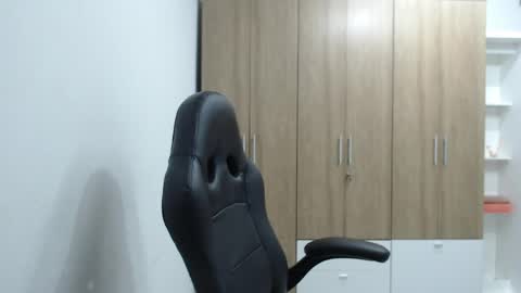 Snapshot of roxanalove7 chatting on May 15, 2026, 11:45 pm Roxana online show from May 15, 2026, 11:45 pm