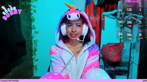 roxxy online show from December 15, 2024, 9:35 am