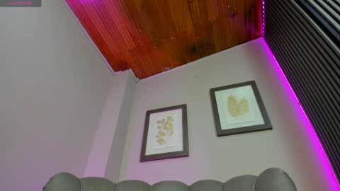  Roxanna  online show from May 22, 2026, 12:44 pm