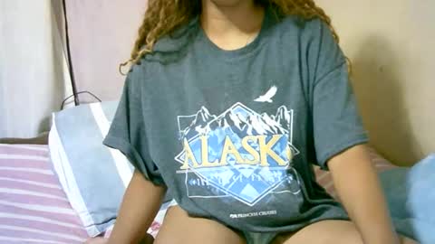 roxanne_98 online show from December 17, 2025, 1:33 am