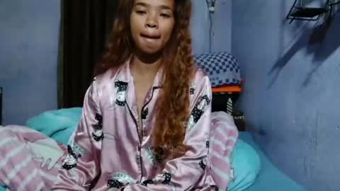 roxanne_98 online show from July 11, 2026, 4:04 am