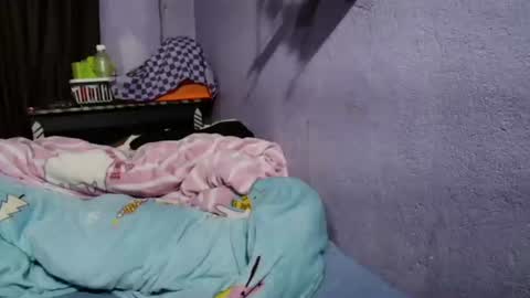 roxanne_98 online show from July 13, 2026, 3:42 am