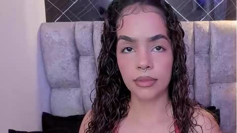 Roxanna online show from October 8, 2025, 11:41 am