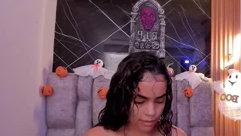 Roxanna online show from October 11, 2025, 11:20 am