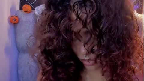 Roxanna online show from October 24, 2025, 2:02 pm