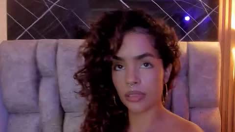 Roxanna online show from November 6, 2025, 5:47 pm