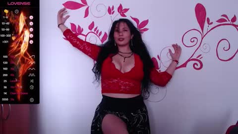 Snapshot of roxanne_summers2 chatting on September 15, 2025, 6:41 pm Roxanne Summers online show from September 15, 2025, 6:41 pm