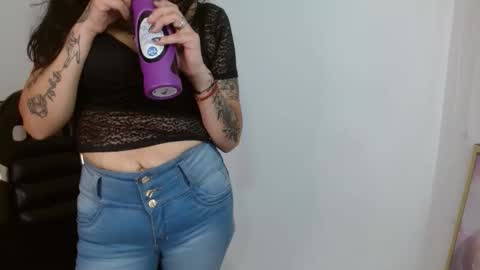 Roxanne online show from October 28, 2025, 8:22 pm